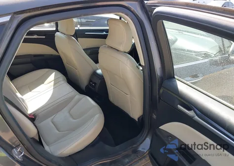 2018 Ford Fusion Titanium z USA, uszkodzony, nr VIN 3FA6P0D94JR124682